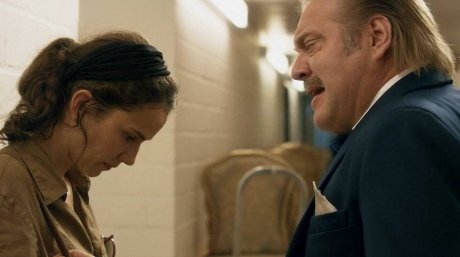 Европейская эротическая драма! Горничная занимается чувственным сексом со слепым постояльцем гостиницы!