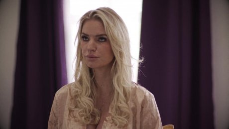 Медитирующая мачеха слышит голос и решает научить пасынка трахаться! Просветление мачехи с оргазмом с русским переводом!