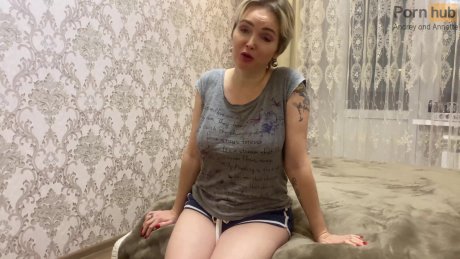 Пасынок дрочит на милф, а мачеха врывается и предлагает анальный секс — мамкин подход в действии!