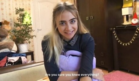 Москвичка трахается с лучшим другом парня, узнавая, что тому нравится в сексе!