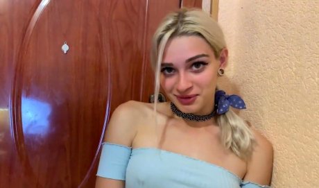 Любовница в жопу — подруга в шкафу! Москвичка выпросила анальный трах у парня подруги!