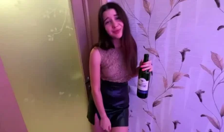 Русское домашнее порно с пьяной студенткой — минет, анал и жёсткий секс по пьяни!