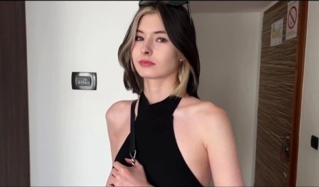 Коллега по работе в гостинице согласилась на секс в одной кровати и сделала минет! А я изменил жене с ней!