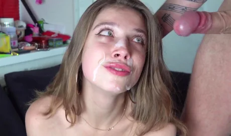 Русская Ника — легенда домашнего минета и порно, глубокий отсос и сперма на лице!